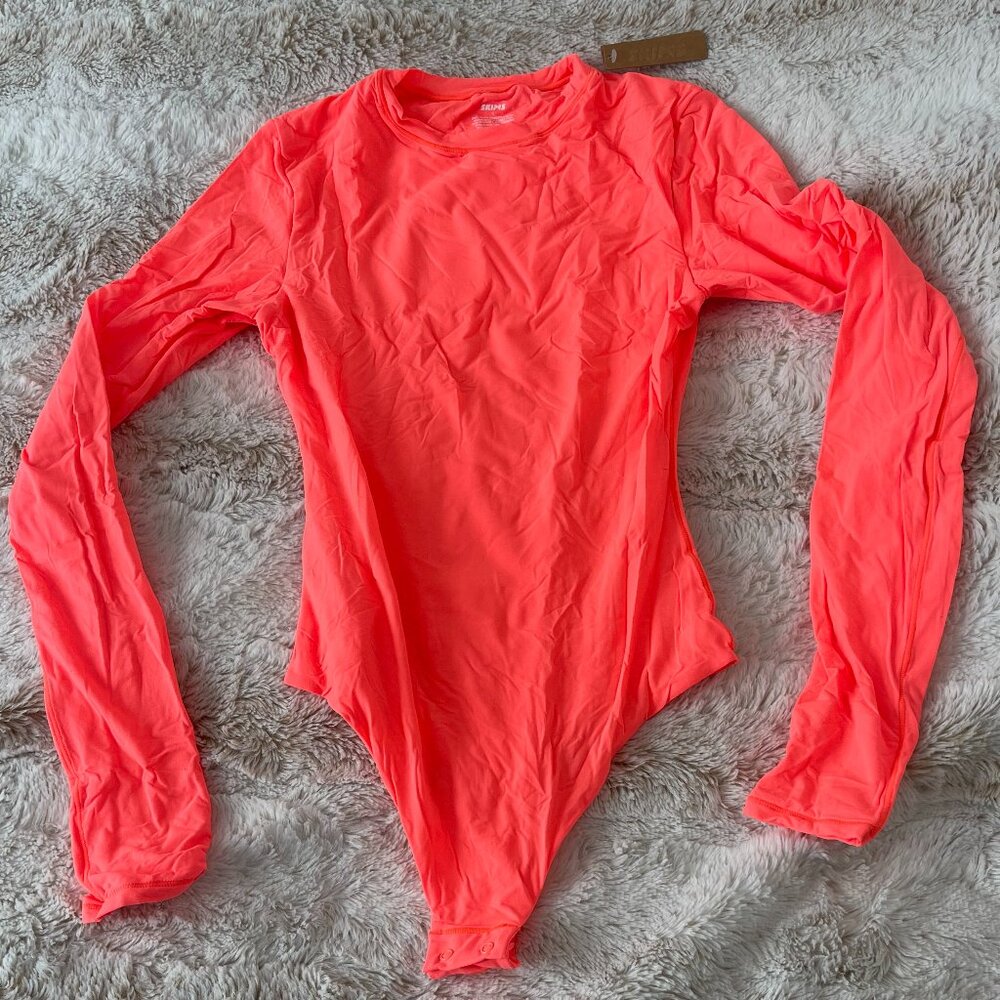 Fits Everybody Long Sleeve Crew Neck Bodysuit in Neon Coral Small
